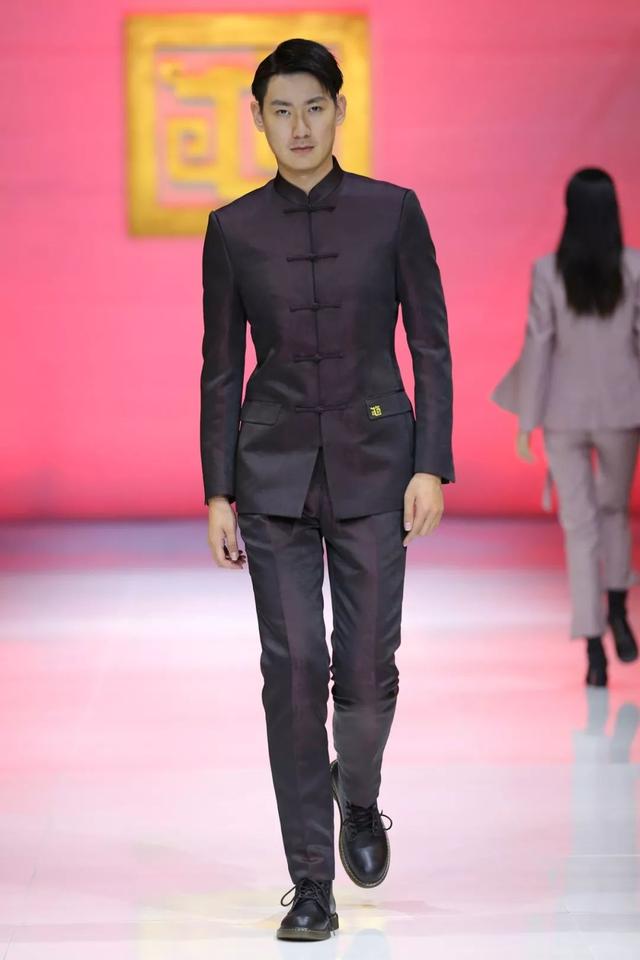 一手非遗传承，一手科技创新！隆庆祥为中国服装品牌探索“重塑”之路