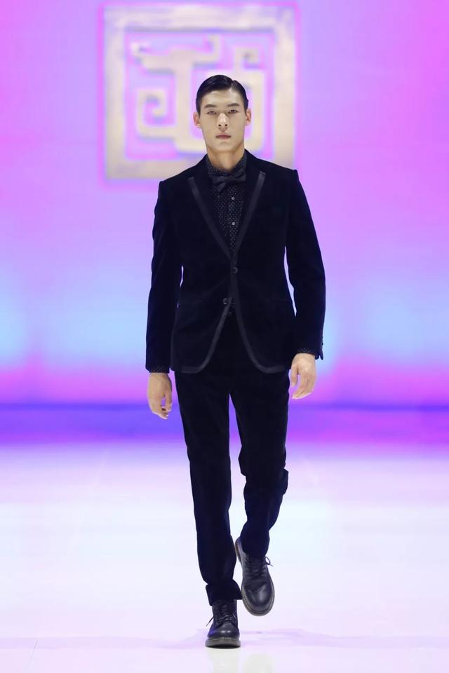 一手非遗传承，一手科技创新！隆庆祥为中国服装品牌探索“重塑”之路
